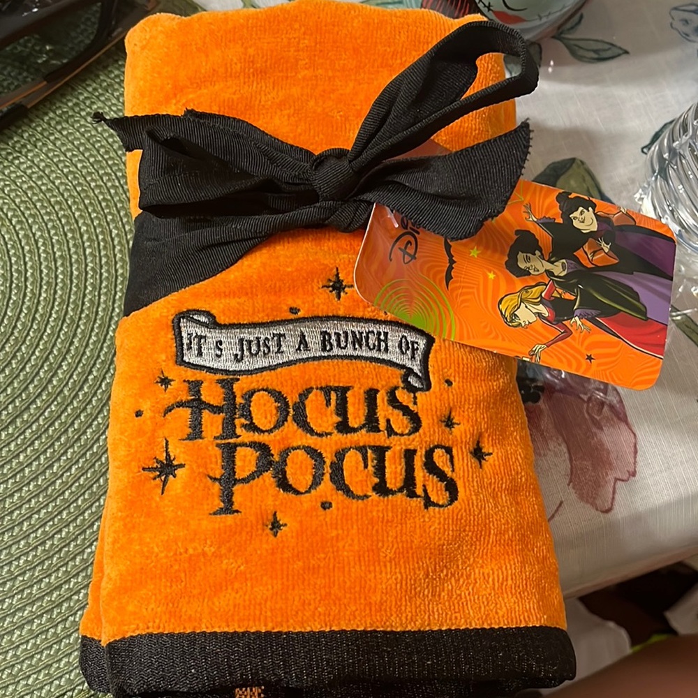 disney hocus pocus hand towels